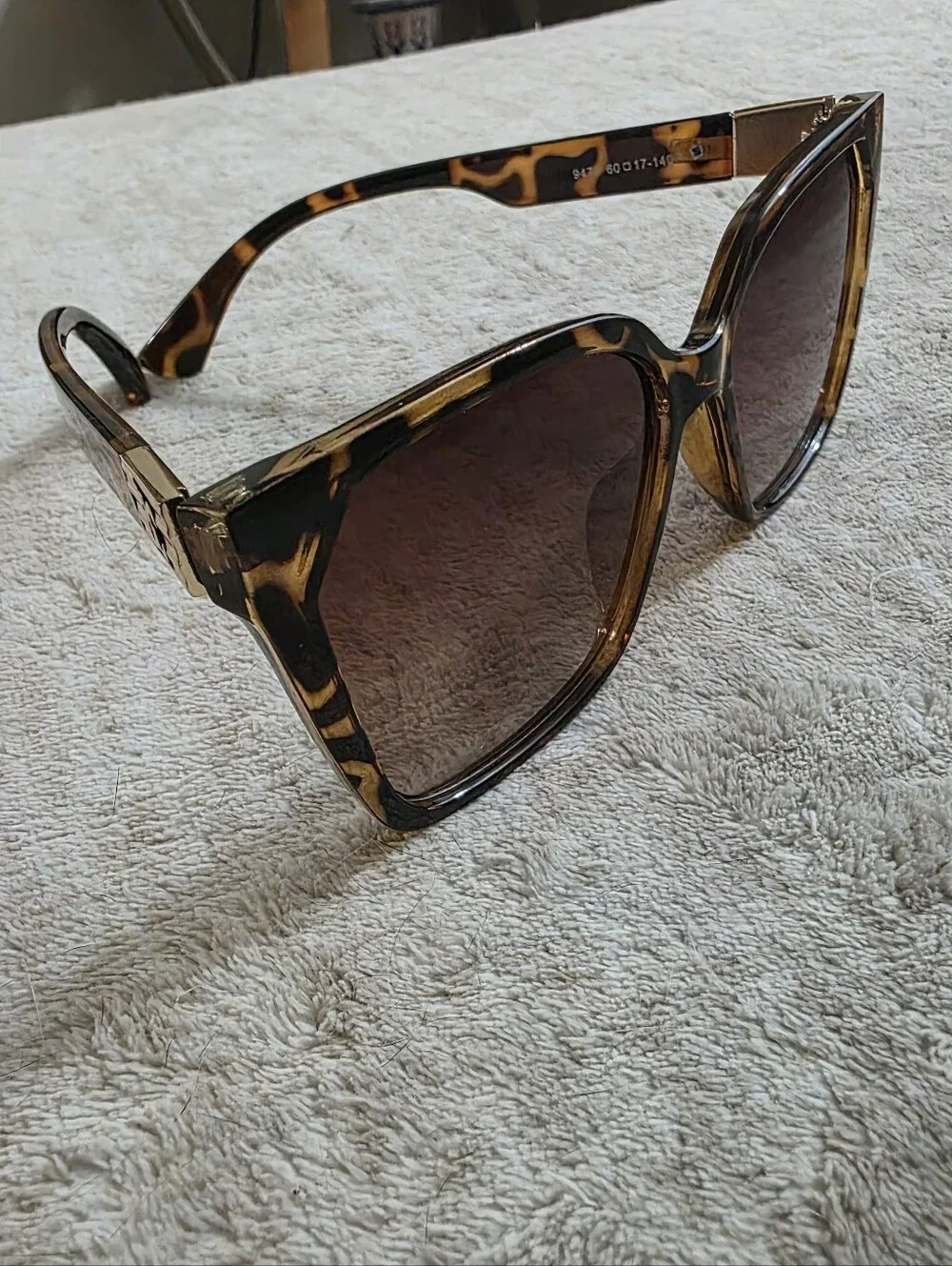 Fashion Tortoiseshell Women's Sunglasses with Brown Gradient Lenses